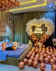 Subham Vanpal - Valentine’s surprise ke liye room décor karwaya tha aur decoration dekhte hi smile aa gayi. Setup simple, romantic aur bilkul over-the-top nahi tha. Roses, candles aur lights ka combination perfect tha. Mere partner ko bhi bahut pasand aaya. Thank you for making the moment special.